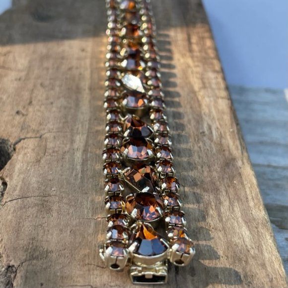 Vintage Amber Rhinestone Bracelet in a Goldtone Setting - Picture 3 of 14